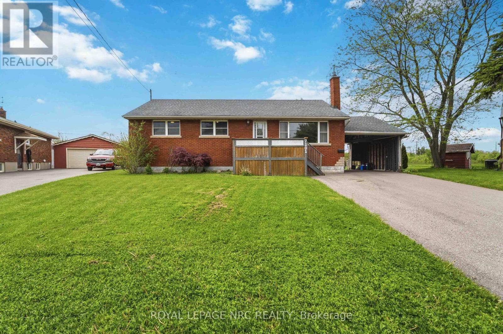 7101 Roger Crescent