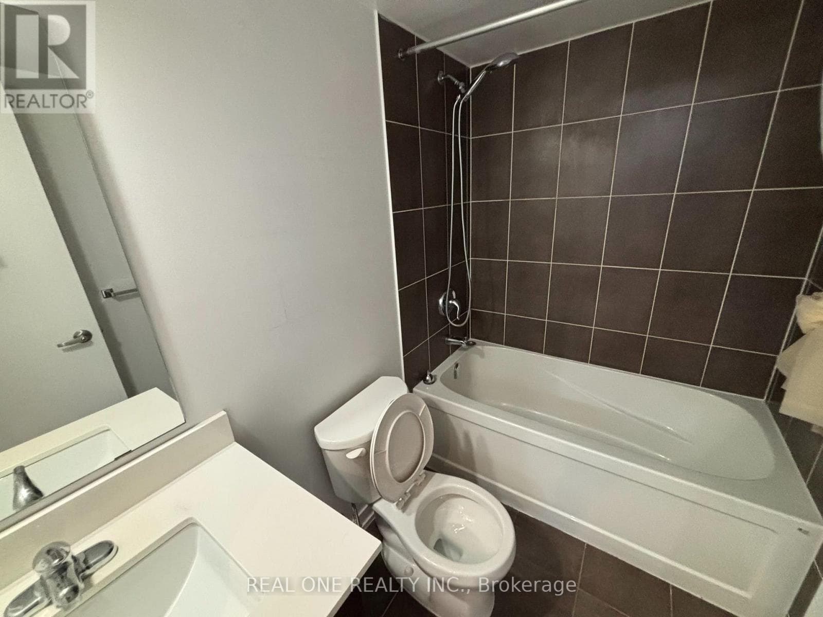 Single Family at 1207- 1420 Dupont Street, Toronto (Dovercourt-Wallace Emerson-Junction), Ontario - Photo 7 - RE/MAX Garden City Realty