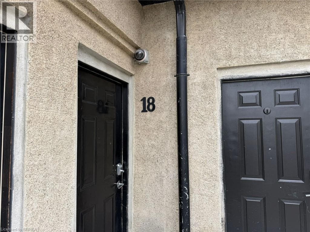 Single Family at 18- 12 BRIDGEPORT Road, Waterloo, Ontario - Photo 5 - RE/MAX Garden City Realty