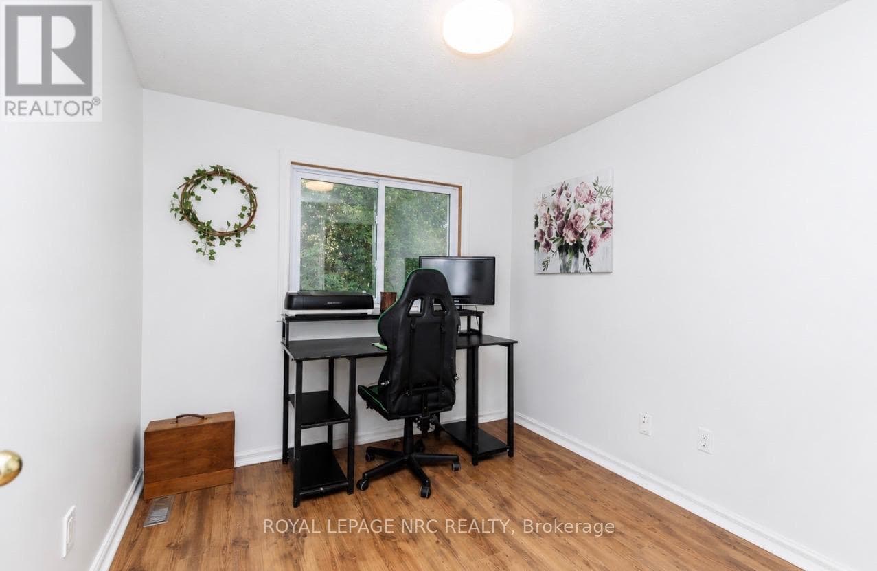 Single Family at 6562 HARMONY Avenue, Niagara Falls (West Wood), Ontario - Photo 6 - RE/MAX Garden City Realty
