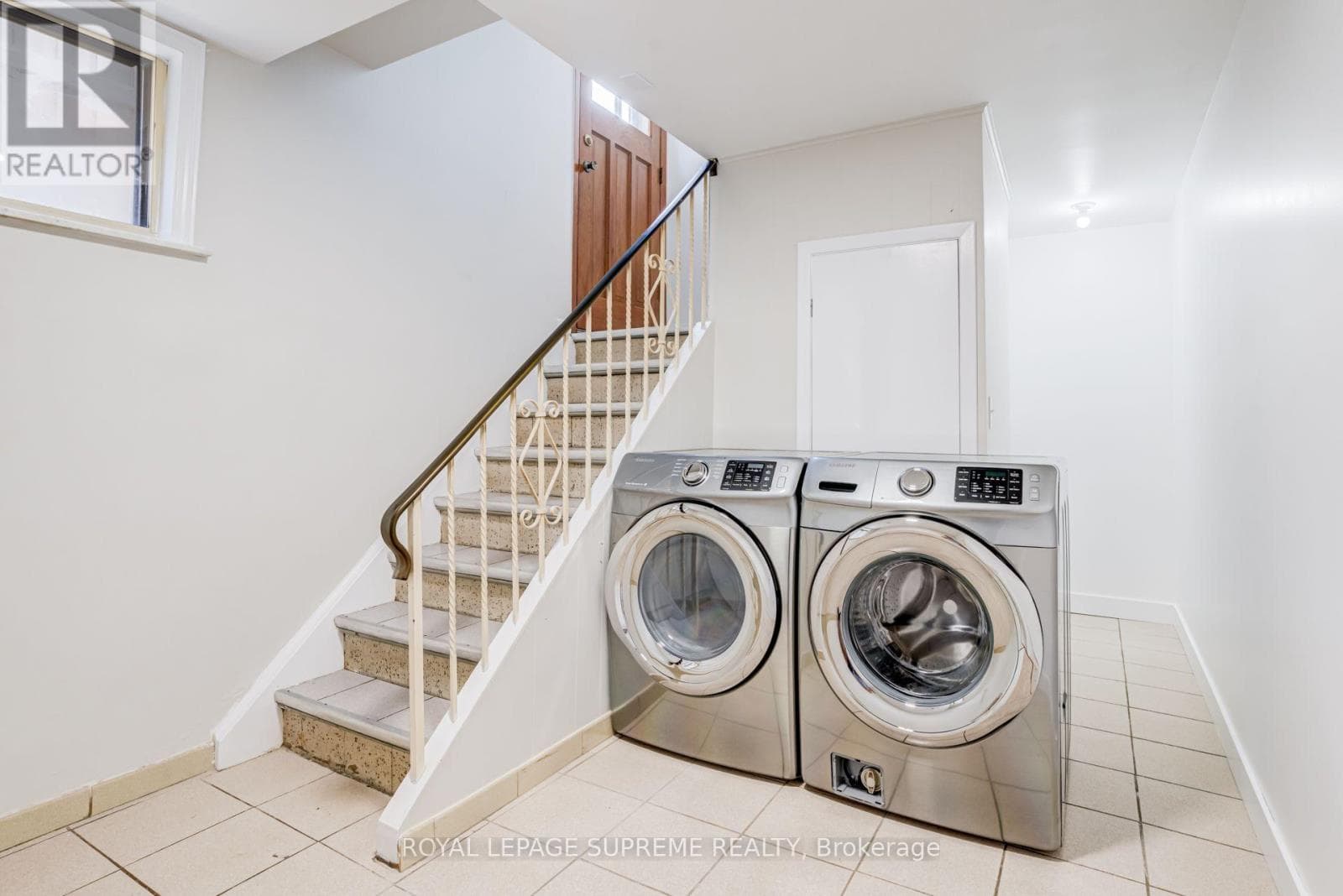 Single Family at Bsmt- 5 Paramount Court, Toronto (Brookhaven-Amesbury), Ontario - Photo 4 - RE/MAX Garden City Realty