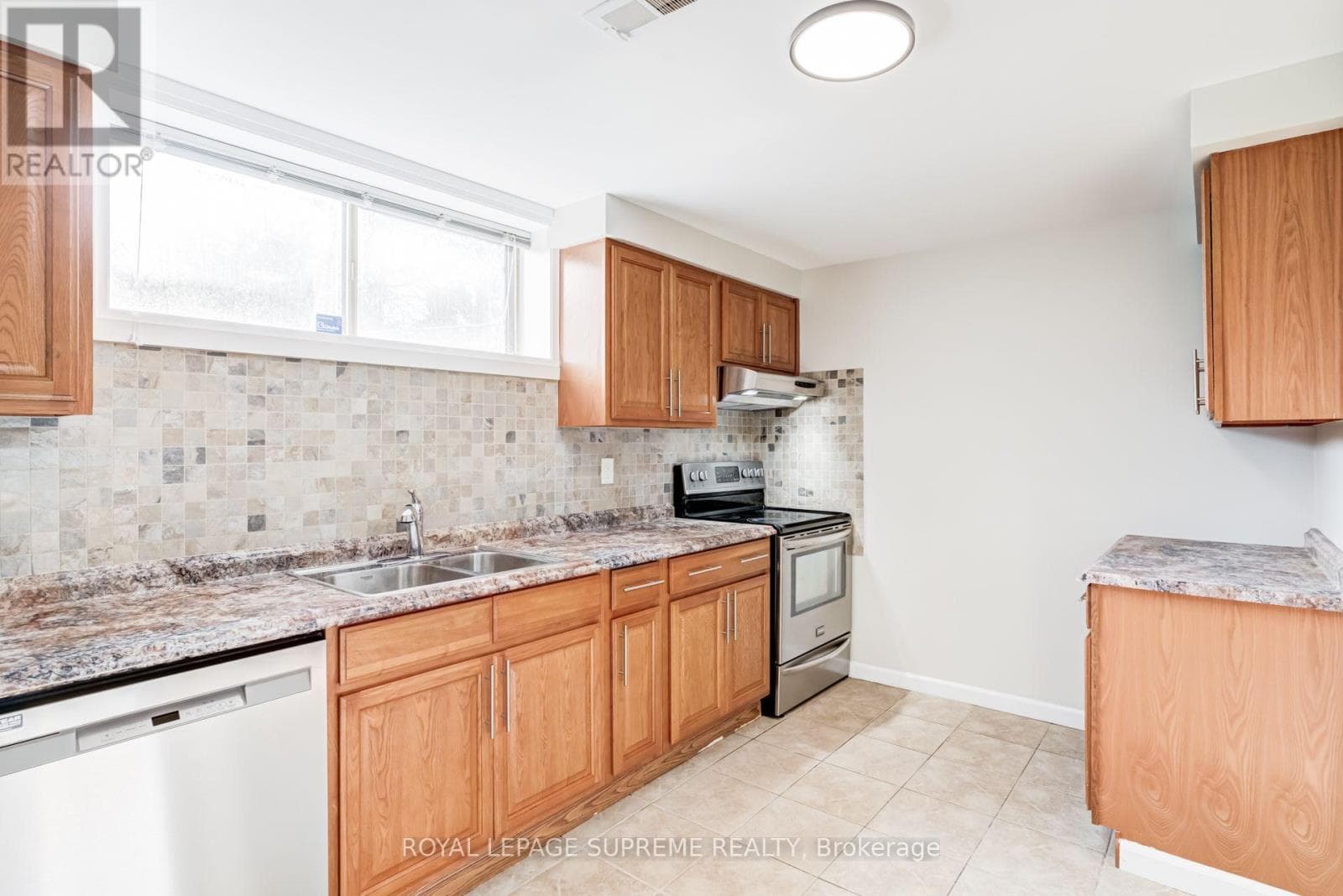 Single Family at Bsmt- 5 Paramount Court, Toronto (Brookhaven-Amesbury), Ontario - Photo 9 - RE/MAX Garden City Realty