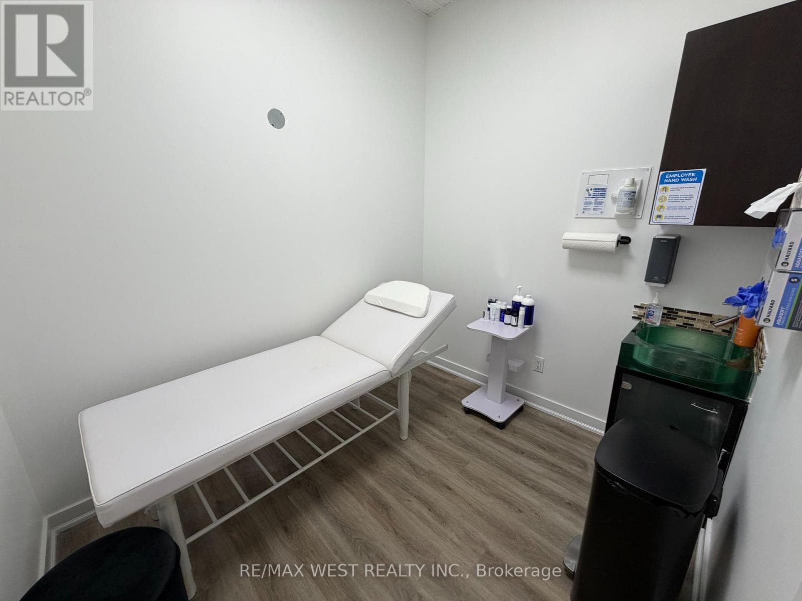 Retail at A4 Rm#1- 1390 Major Mackenzie Drive, Richmond Hill (Bayview Hill), Ontario - Photo 6 - RE/MAX Garden City Realty