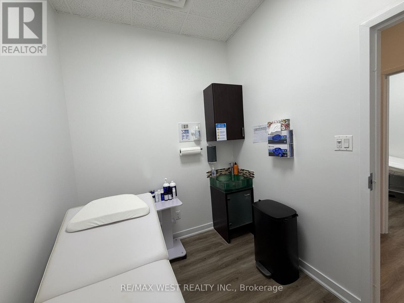 Retail at A4 Rm#1- 1390 Major Mackenzie Drive, Richmond Hill (Bayview Hill), Ontario - Photo 7 - RE/MAX Garden City Realty