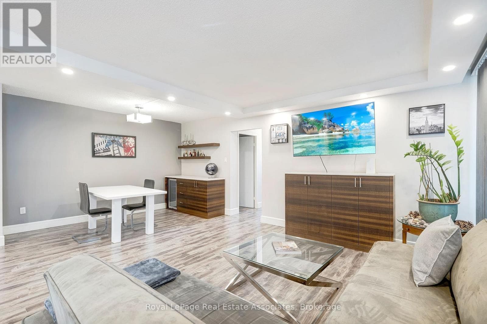 Single Family at 1406- 335 Mill Road, Toronto (Eringate-Centennial-West Deane), Ontario - Photo 10 - RE/MAX Garden City Realty