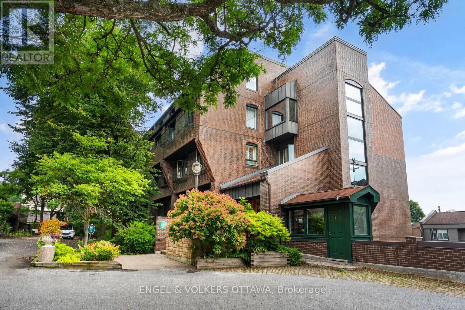 5- 135 Springfield Road