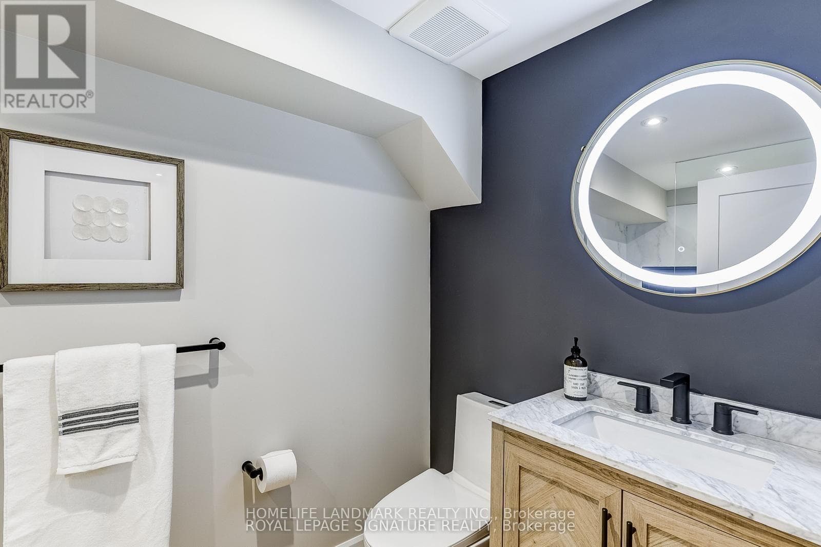 Single Family at Lower- 28 Garnock Avenue, Toronto (North Riverdale), Ontario - Photo 6 - RE/MAX Garden City Realty