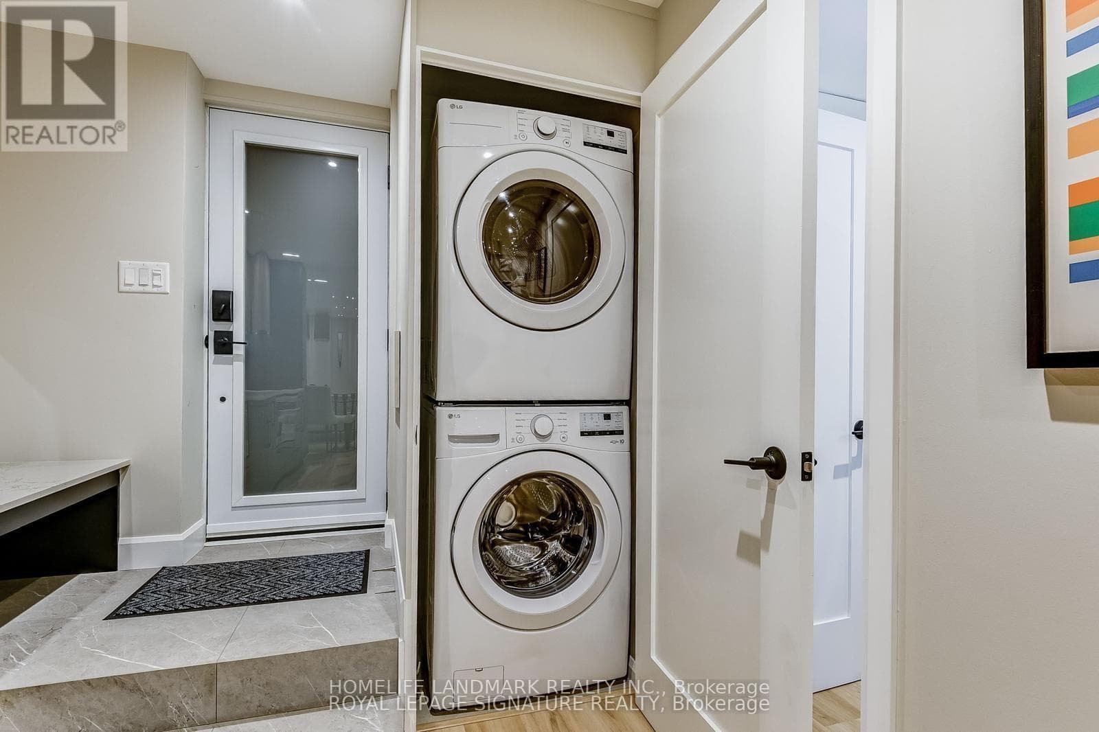Single Family at Lower- 28 Garnock Avenue, Toronto (North Riverdale), Ontario - Photo 8 - RE/MAX Garden City Realty