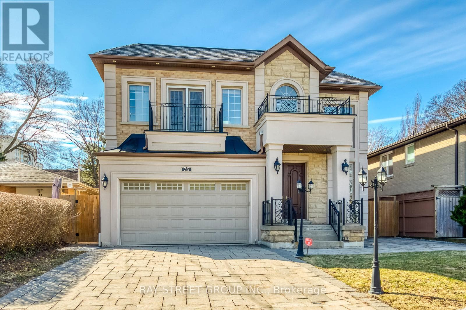 39 Foxwarren Drive