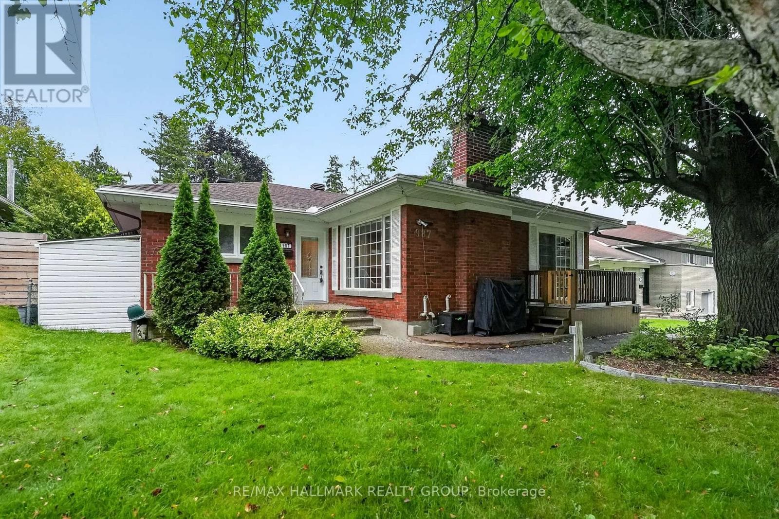 987 Neville Street