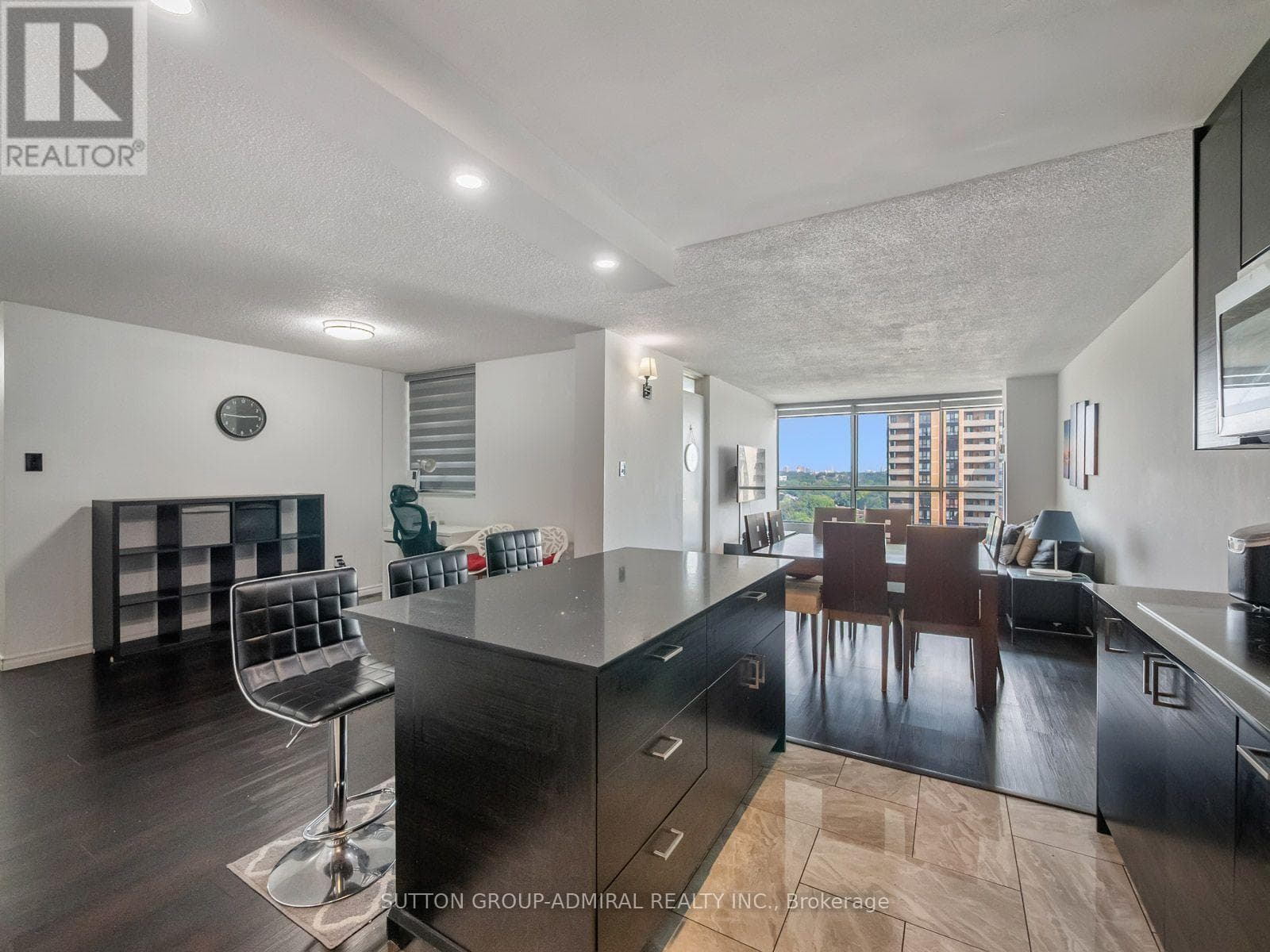 1811- 10 Martha Eaton Way