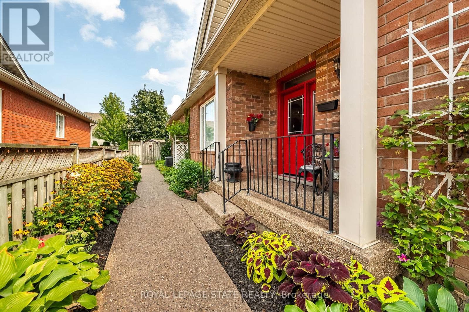Single Family at 159 Thoroughbred Boulevard, Hamilton (Meadowlands), Ontario - Photo 2 - RE/MAX Garden City Realty