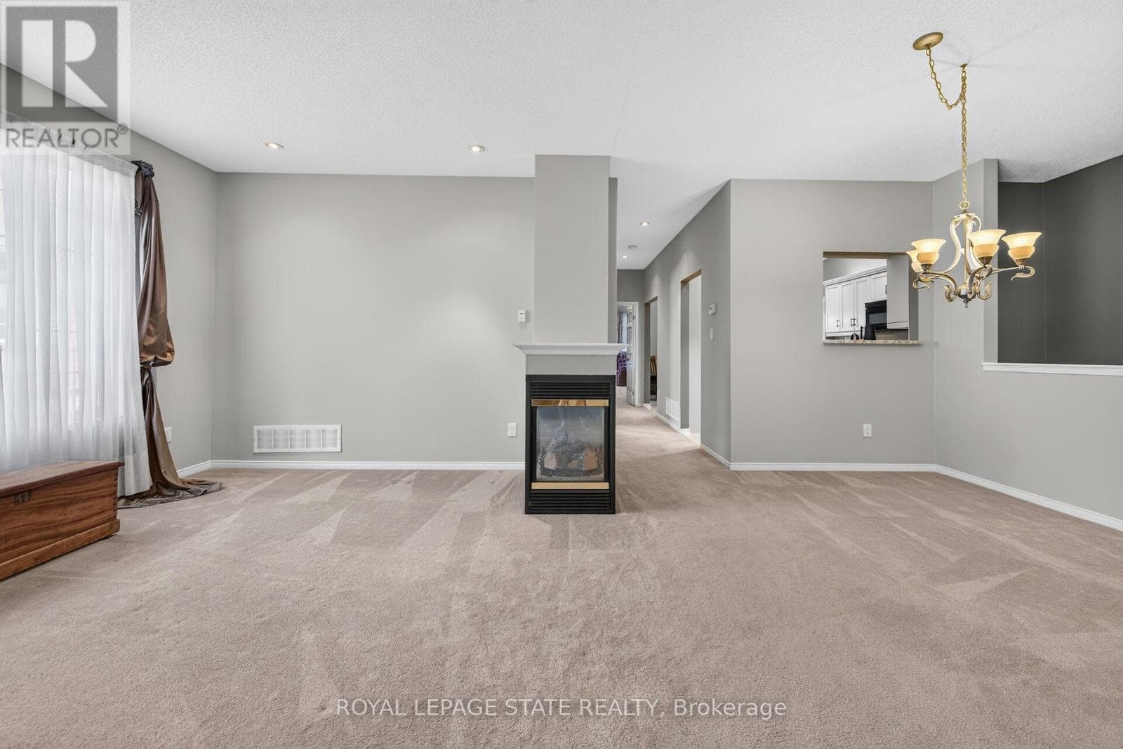 Single Family at 159 Thoroughbred Boulevard, Hamilton (Meadowlands), Ontario - Photo 9 - RE/MAX Garden City Realty