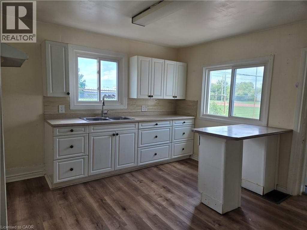 Single Family at 144 BURGAR Street, Welland, Ontario - Photo 9 - RE/MAX Garden City Realty