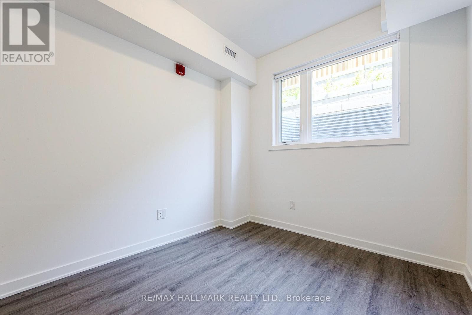 Single Family at 103- 35 Danforth Road, Toronto (Oakridge), Ontario - Photo 10 - RE/MAX Garden City Realty