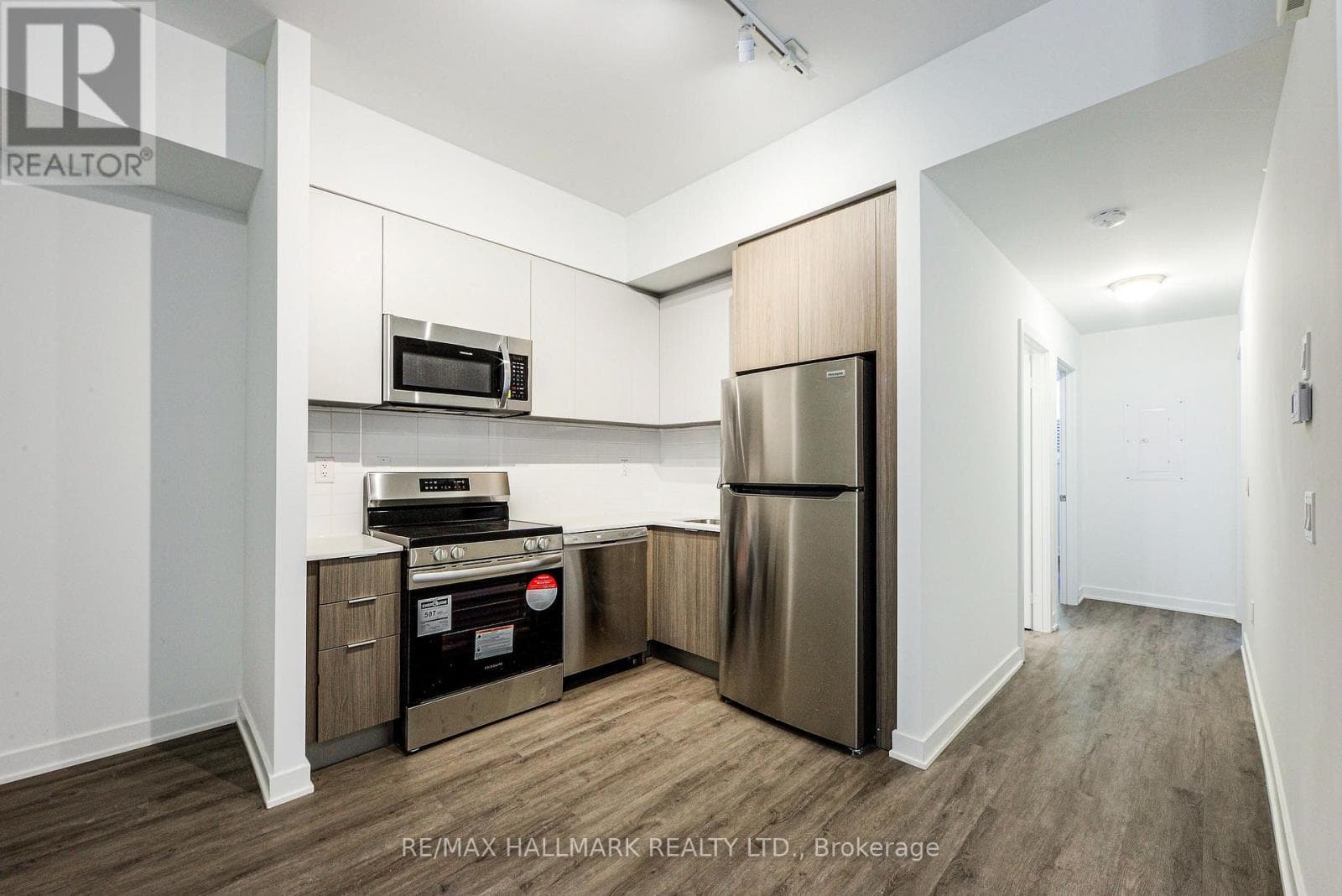Single Family at 103- 35 Danforth Road, Toronto (Oakridge), Ontario - Photo 2 - RE/MAX Garden City Realty
