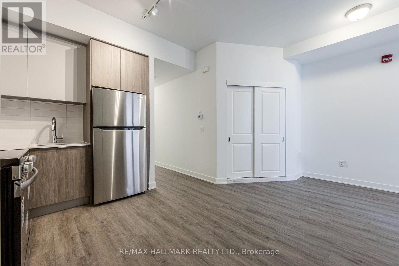 Single Family at 103- 35 Danforth Road, Toronto (Oakridge), Ontario - Photo 5 - RE/MAX Garden City Realty