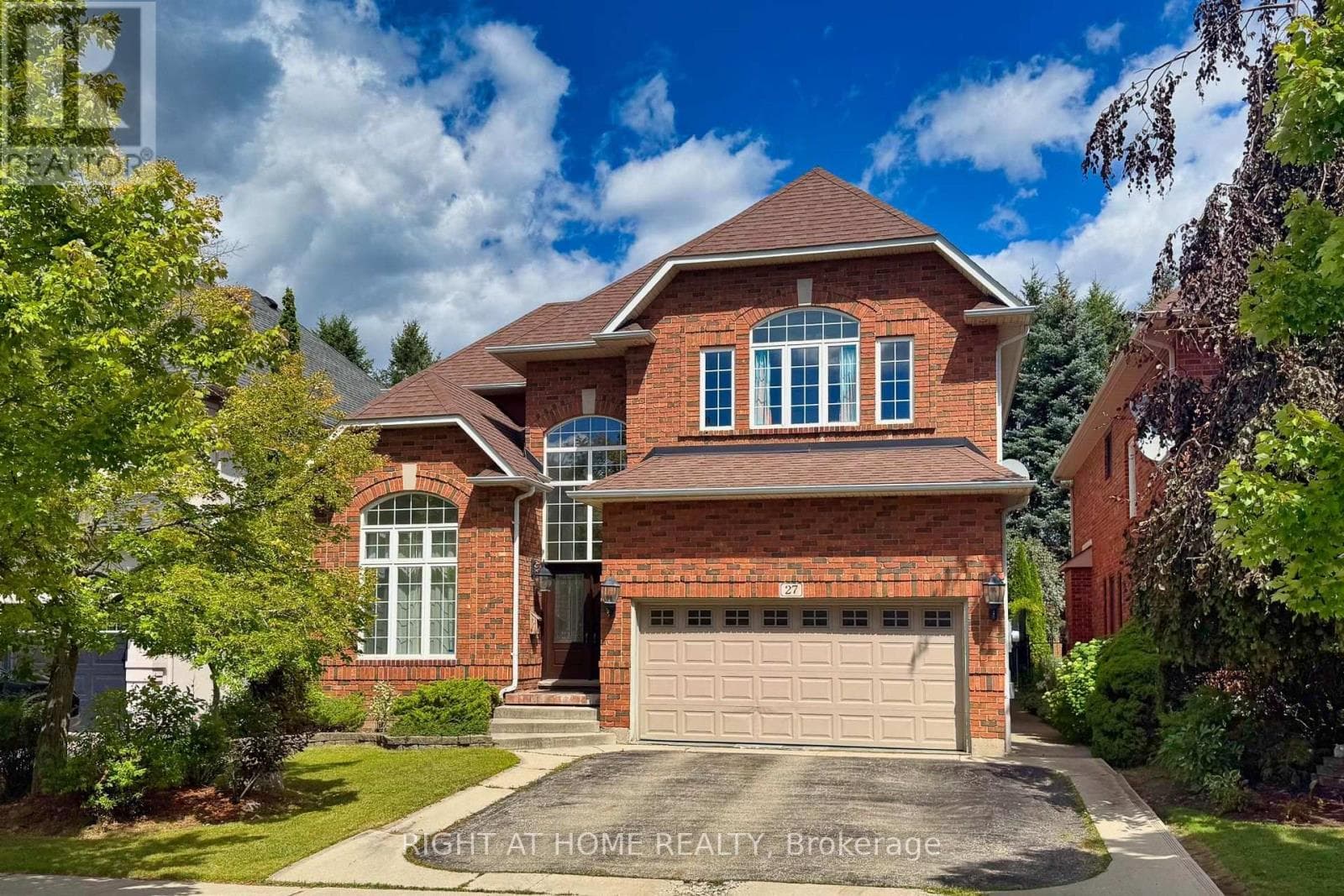 27 Thoroughbred Boulevard