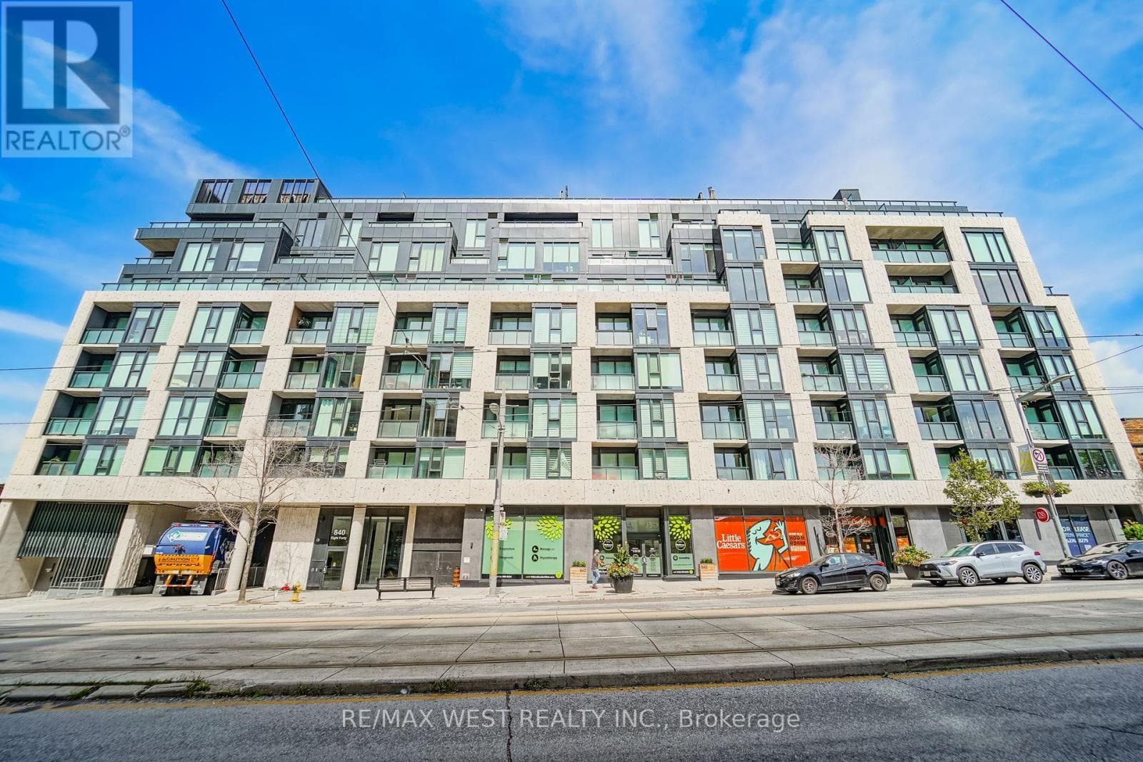 205- 840 St Clair Avenue