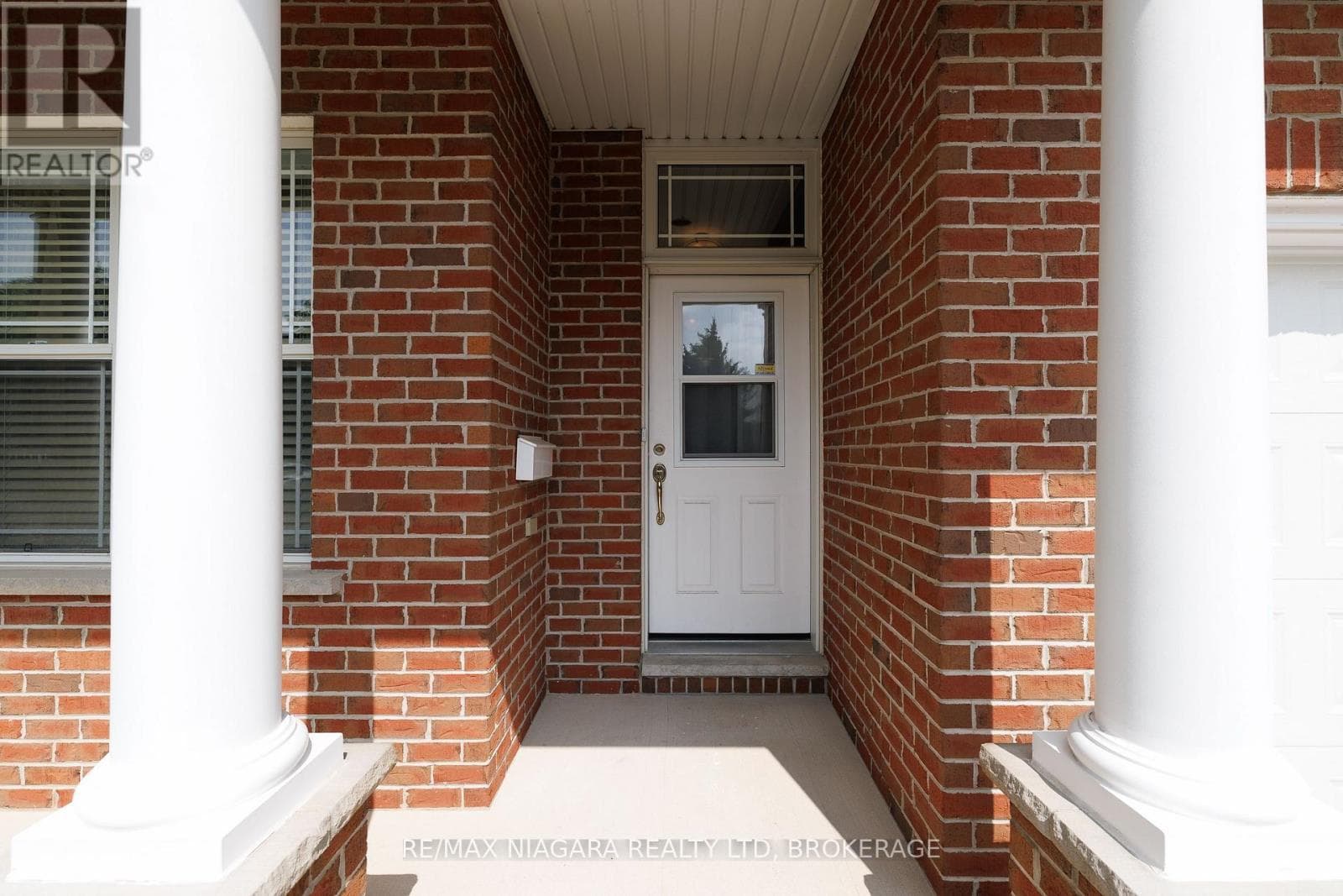 Single Family at 8- 3300 Montrose Road, Niagara Falls (Mt. Carmel), Ontario - Photo 3 - RE/MAX Garden City Realty