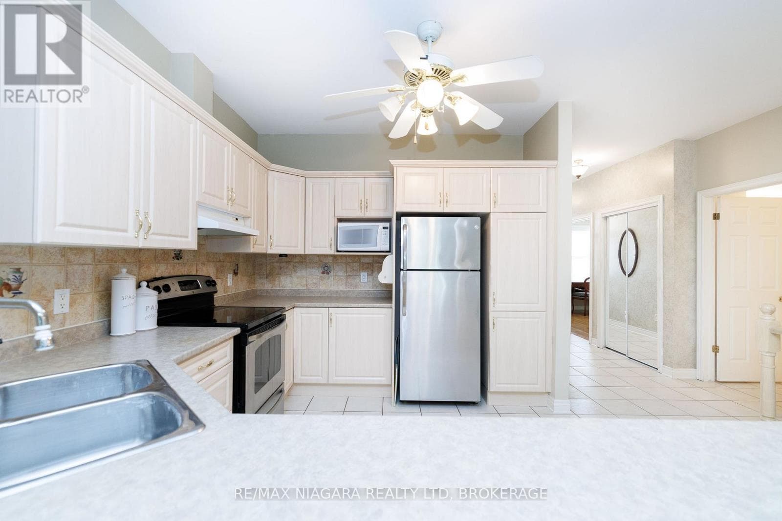 Single Family at 8- 3300 Montrose Road, Niagara Falls (Mt. Carmel), Ontario - Photo 6 - RE/MAX Garden City Realty