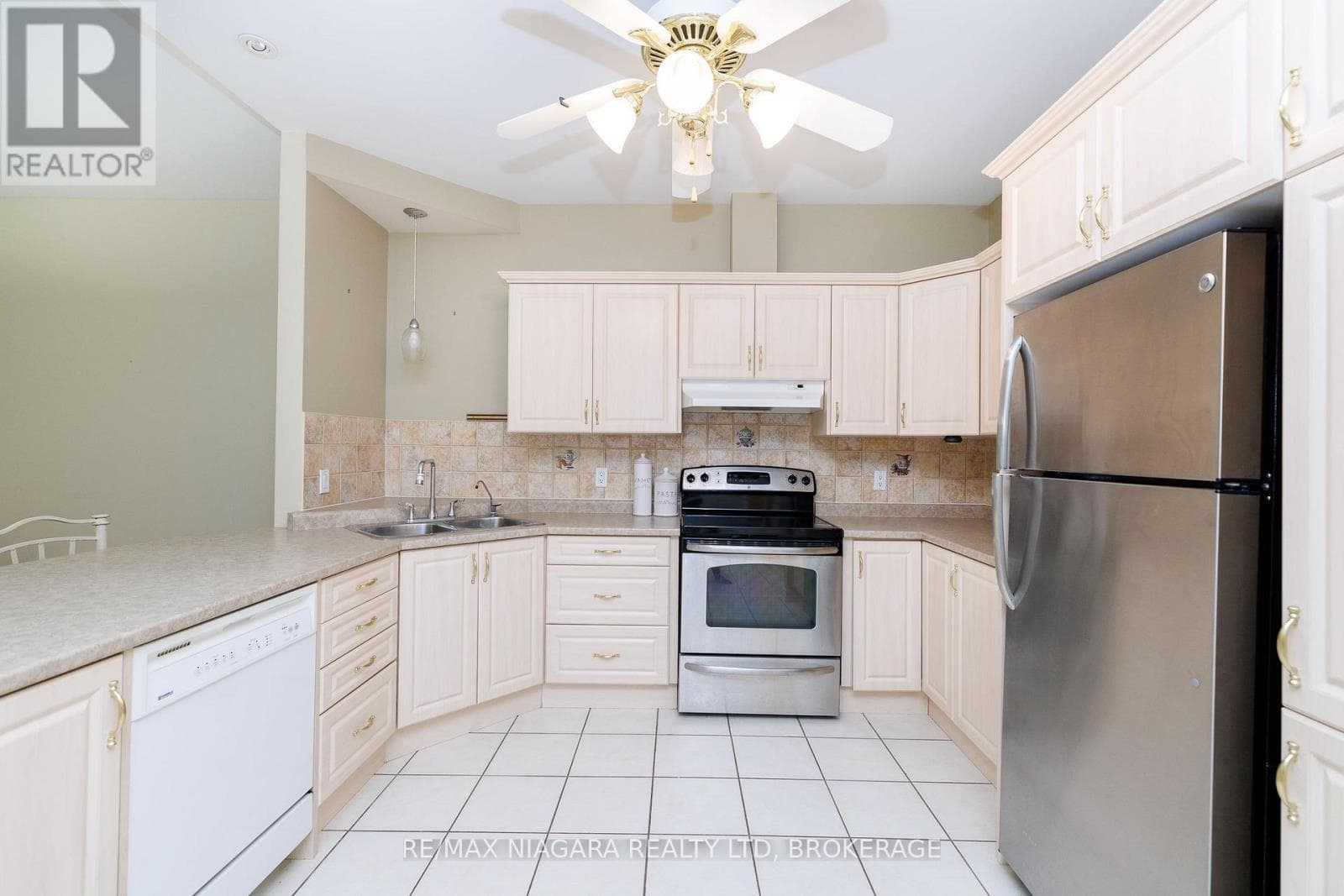 Single Family at 8- 3300 Montrose Road, Niagara Falls (Mt. Carmel), Ontario - Photo 8 - RE/MAX Garden City Realty