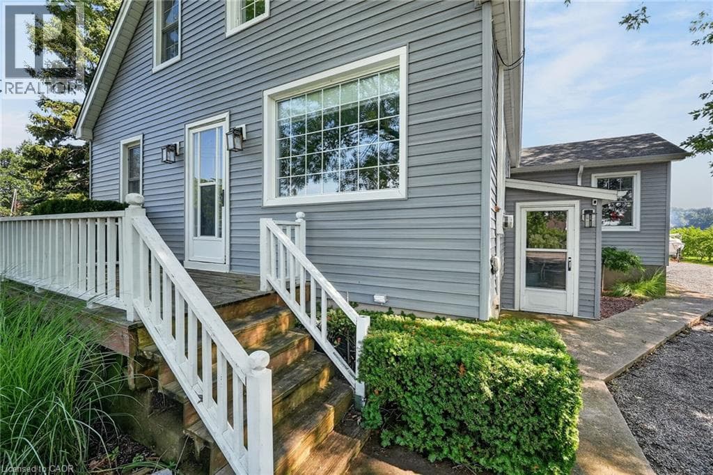 Single Family at 423 READ Road, Niagara-on-the-Lake, Ontario - Photo 4 - RE/MAX Garden City Realty