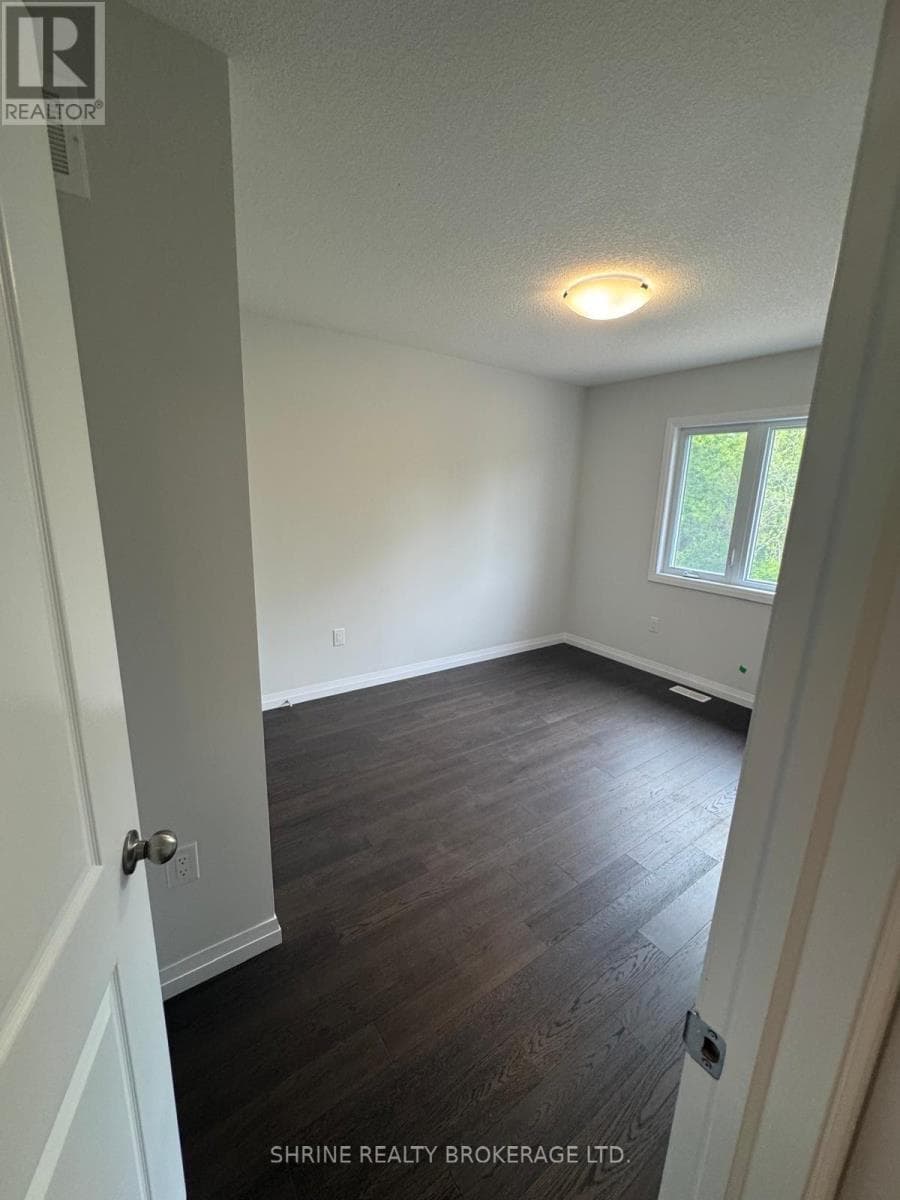 Single Family at 6945 Heathwoods Avenue, London South (South V), Ontario - Photo 8 - RE/MAX Garden City Realty