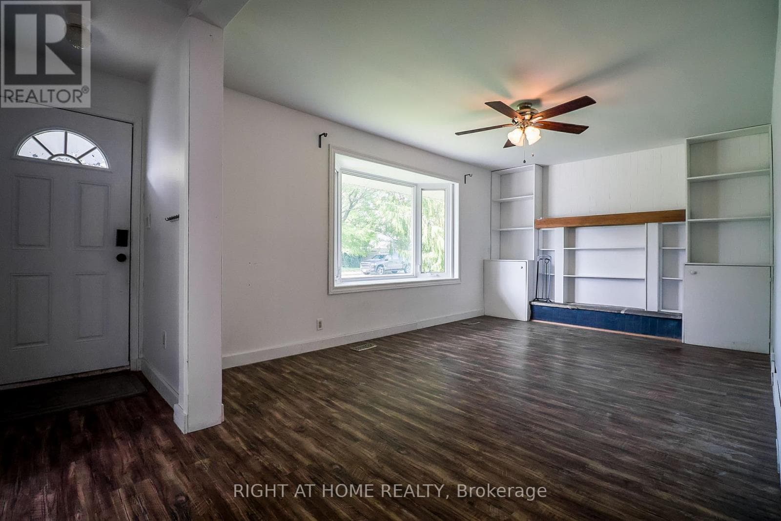 Single Family at 1327 Commerce Street, Pickering (Bay Ridges), Ontario - Photo 5 - RE/MAX Garden City Realty