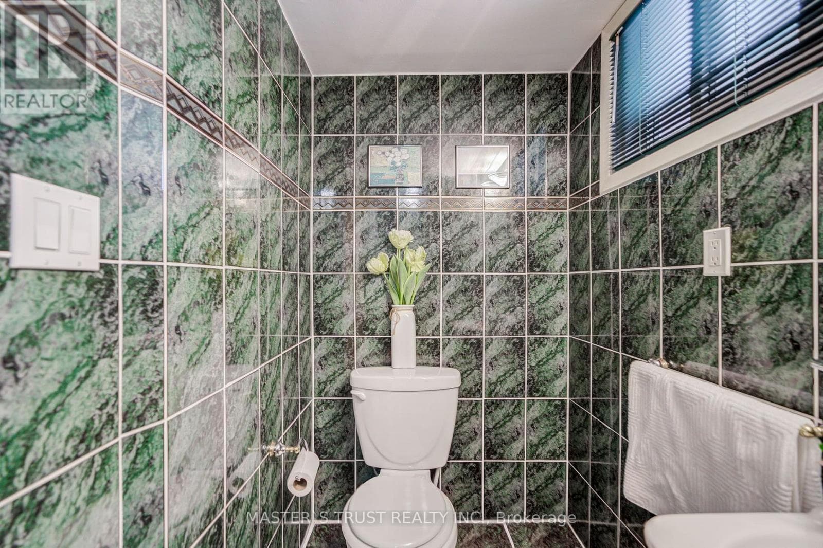 Single Family at 35 Bards Walkway, Toronto (Pleasant View), Ontario - Photo 7 - RE/MAX Garden City Realty