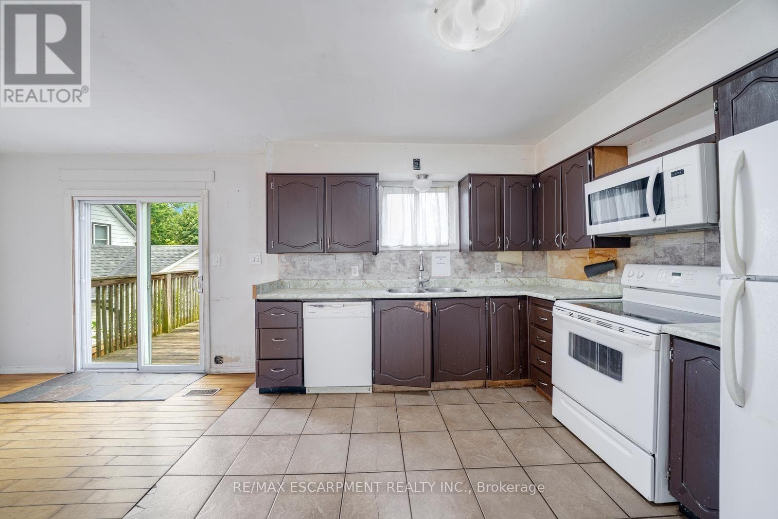 Single Family at 5 Elizabeth Street, Innisfil (Cookstown), Ontario - Photo 9 - RE/MAX Garden City Realty
