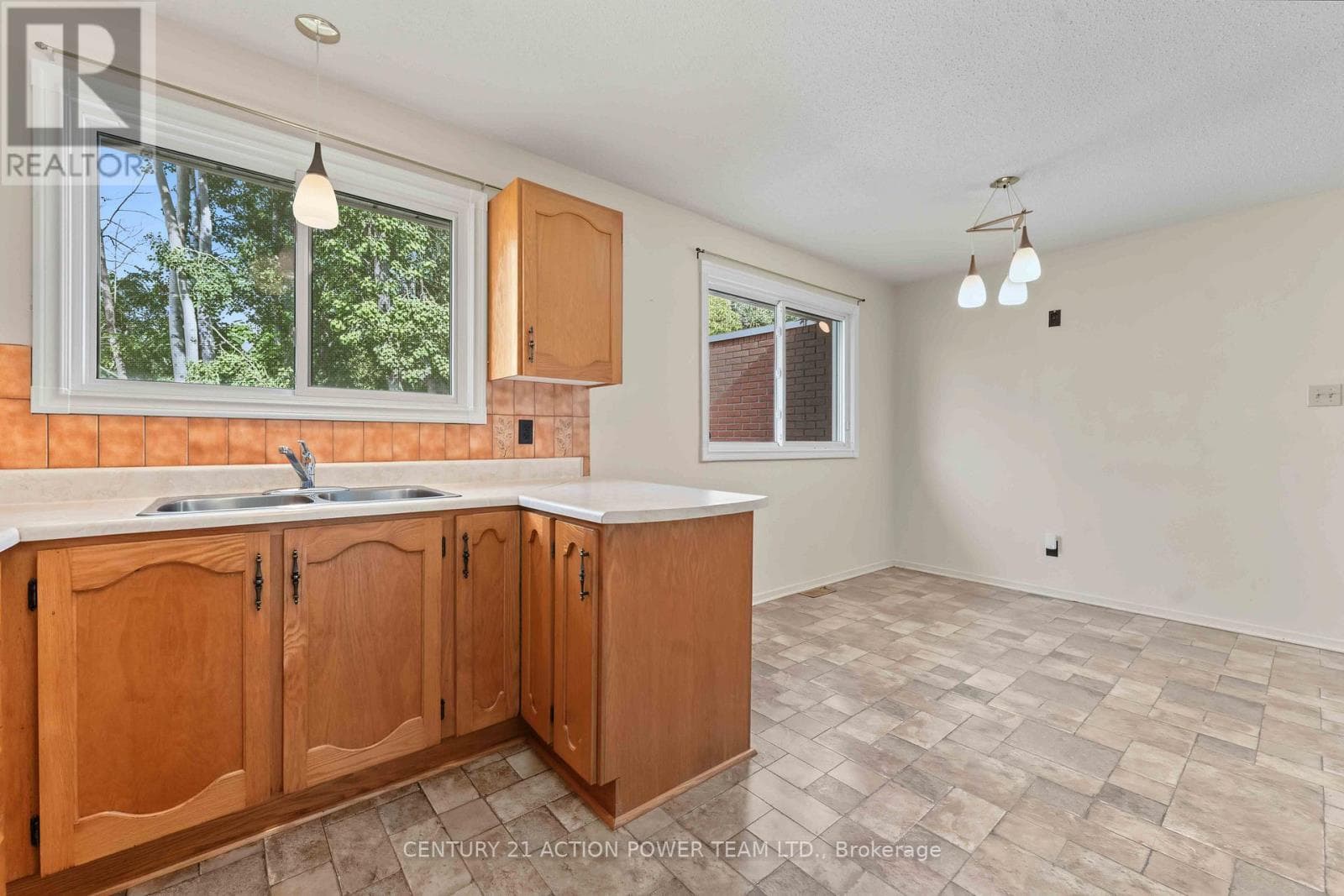 Single Family at 1349 Belcourt Boulevard, Ottawa, Ontario - Photo 9 - RE/MAX Garden City Realty