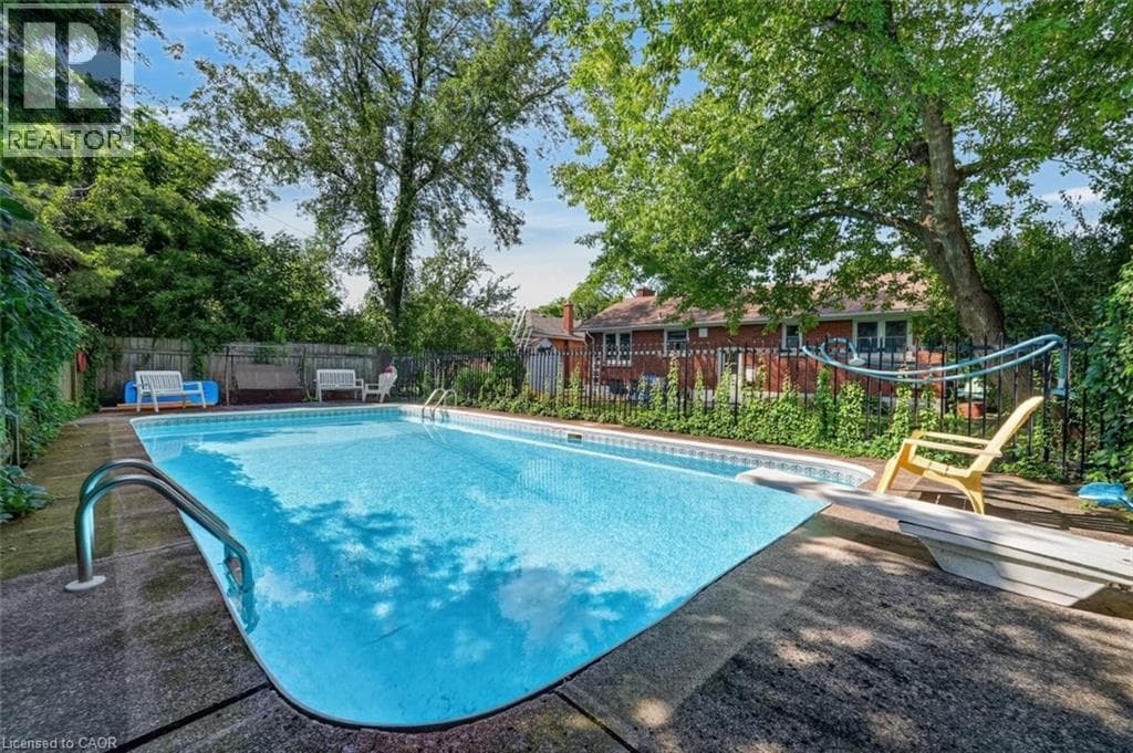 Single Family at 16 BYRNE Boulevard, St. Catharines, Ontario - Photo 2 - RE/MAX Garden City Realty