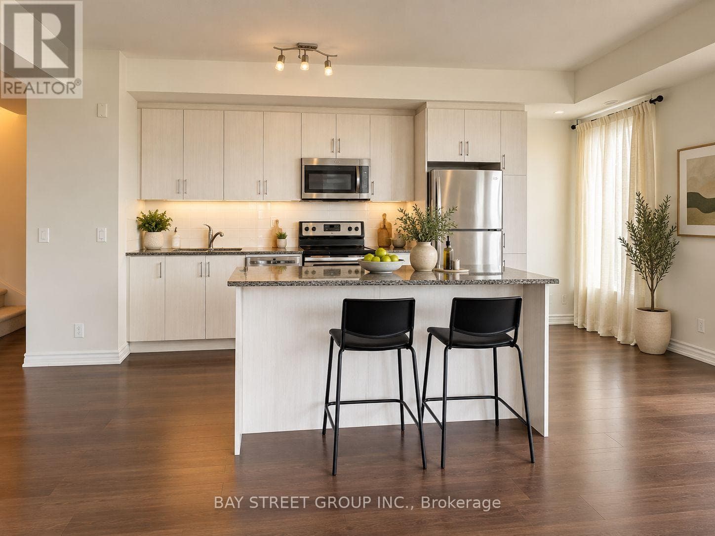 Single Family at 15- 115 long branch Avenue, Toronto (Long Branch), Ontario - Photo 3 - RE/MAX Garden City Realty