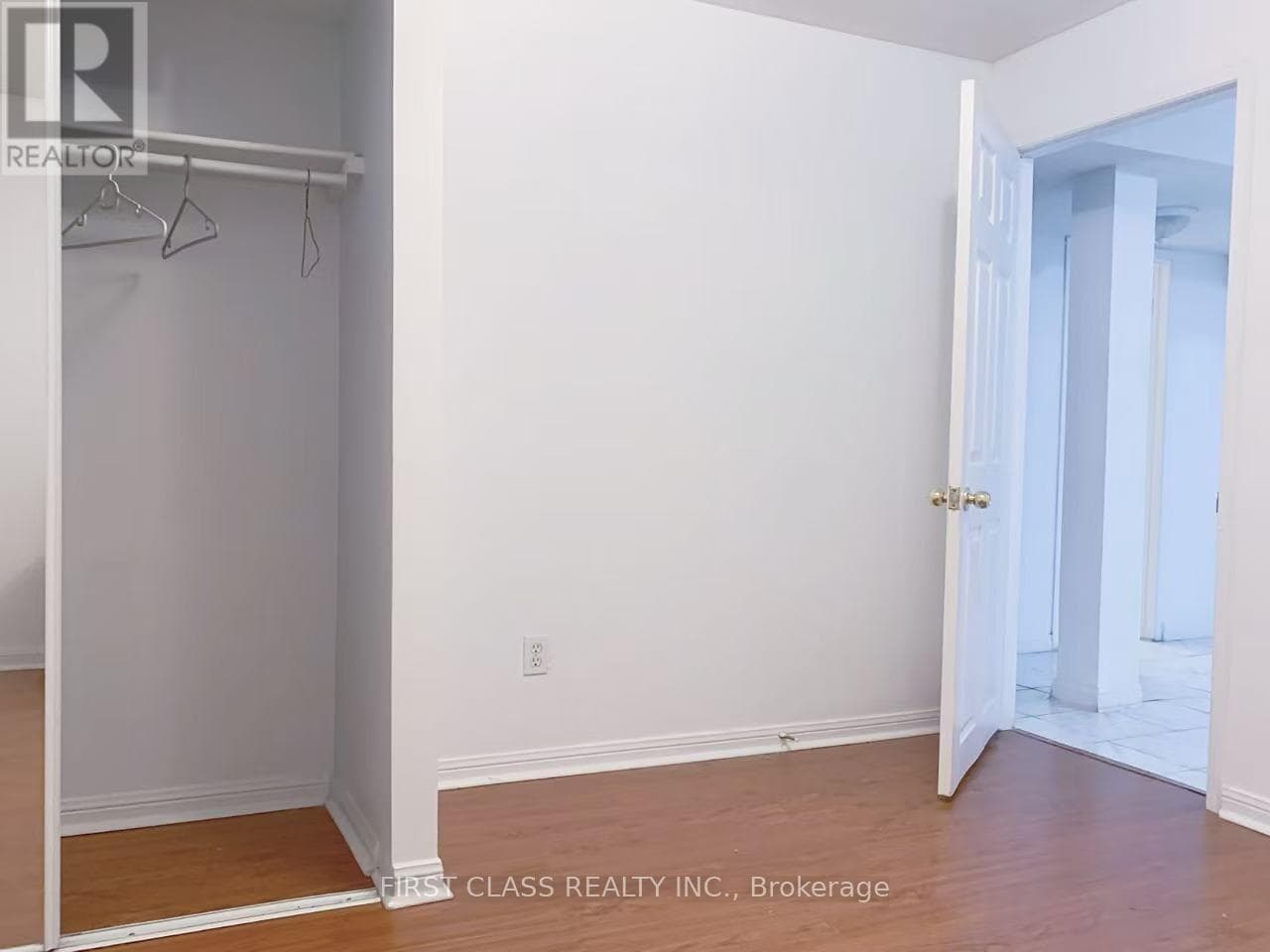 Single Family at 3 Pettigrew Court, Markham (Milliken Mills East), Ontario - Photo 5 - RE/MAX Garden City Realty
