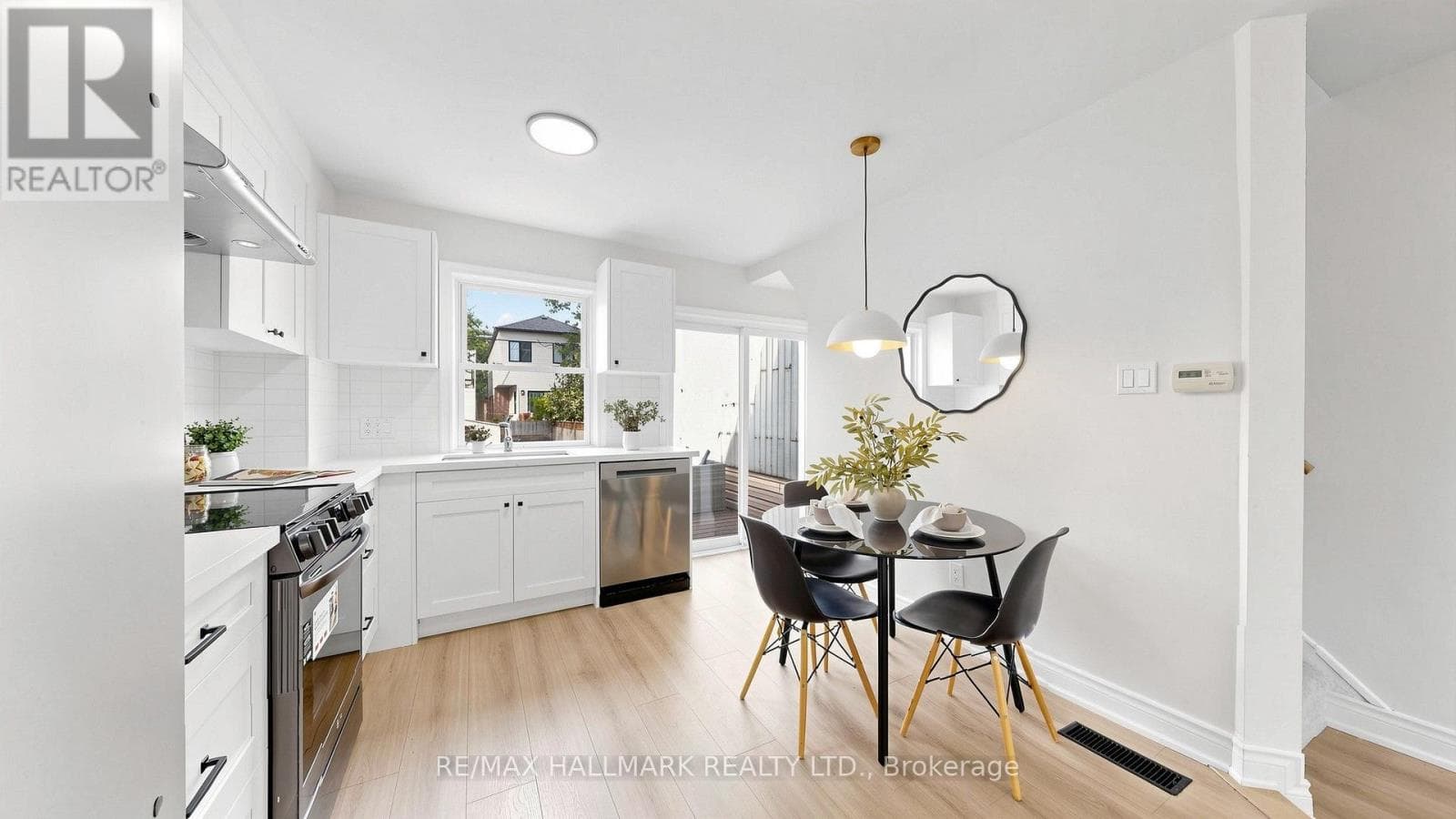 Single Family at 16 Queensdale Avenue, Toronto (Danforth Village-East York), Ontario - Photo 10 - RE/MAX Garden City Realty