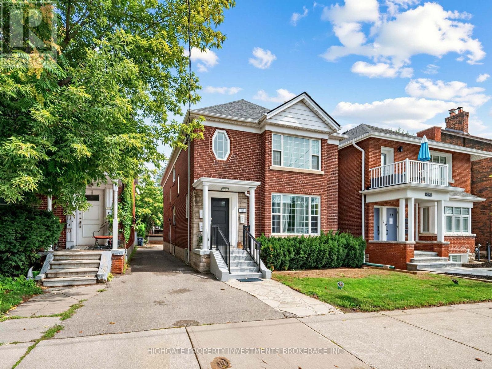 981 Avenue Road