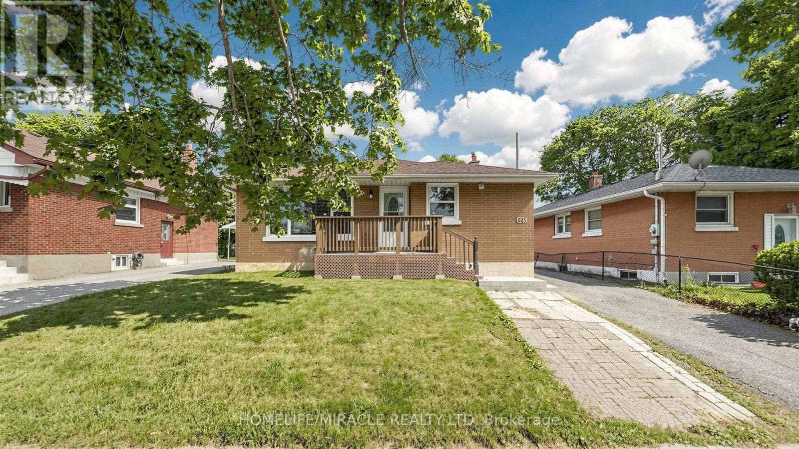 Single Family at 623 Olive Avenue, Oshawa (Donevan), Ontario - Photo 3 - RE/MAX Garden City Realty