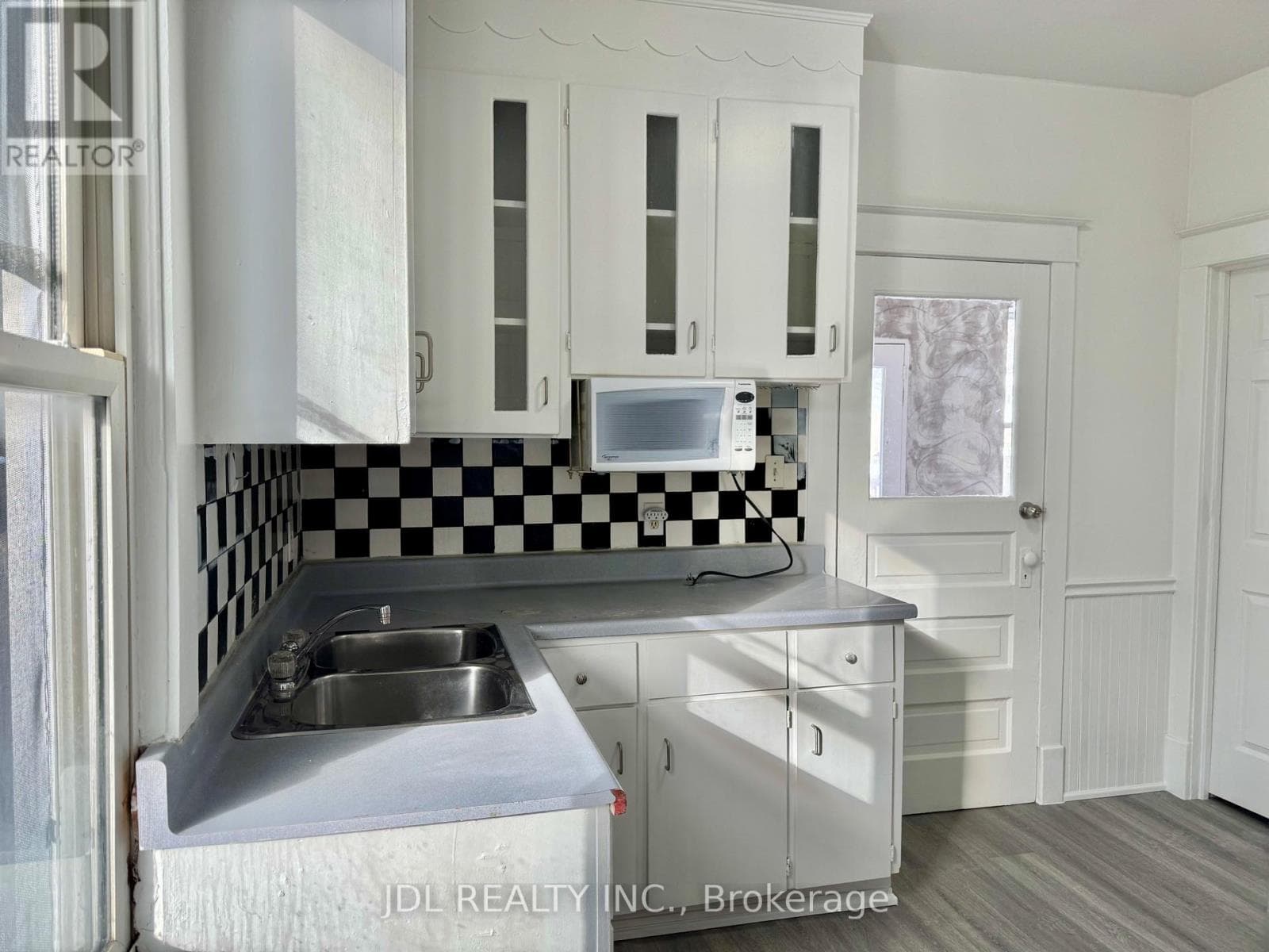 Single Family at 6269 Ash Street, Niagara Falls (Dorchester), Ontario - Photo 6 - RE/MAX Garden City Realty