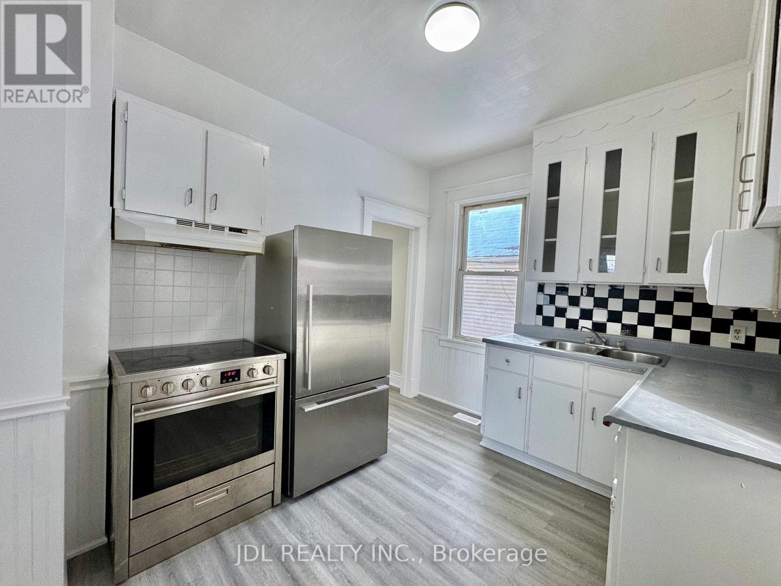 Single Family at 6269 Ash Street, Niagara Falls (Dorchester), Ontario - Photo 7 - RE/MAX Garden City Realty