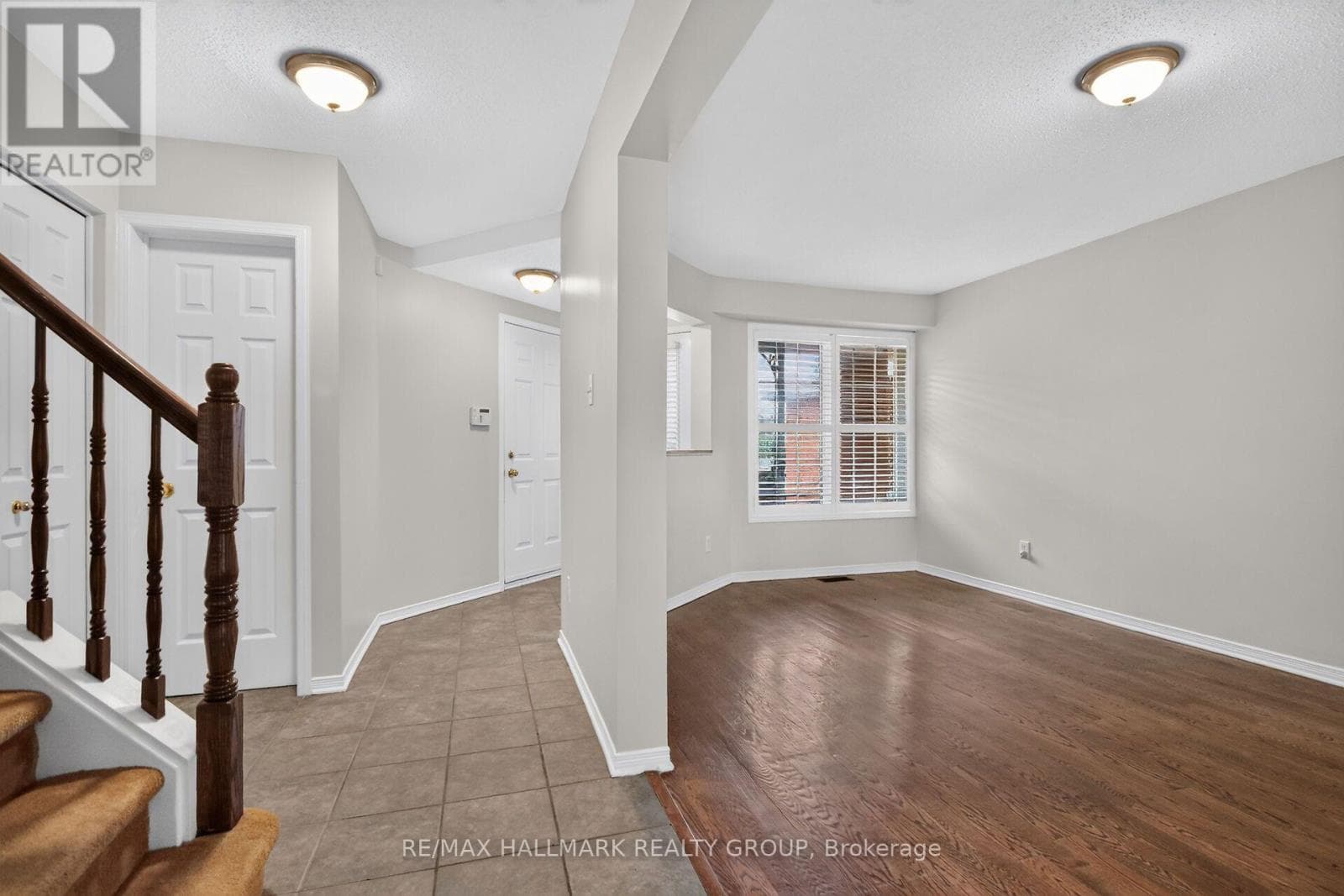 Single Family at 44 Drumso Street, Ottawa, Ontario - Photo 5 - RE/MAX Garden City Realty