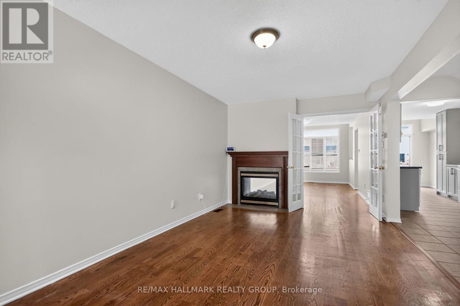 Single Family at 44 Drumso Street, Ottawa, Ontario - Photo 9 - RE/MAX Garden City Realty