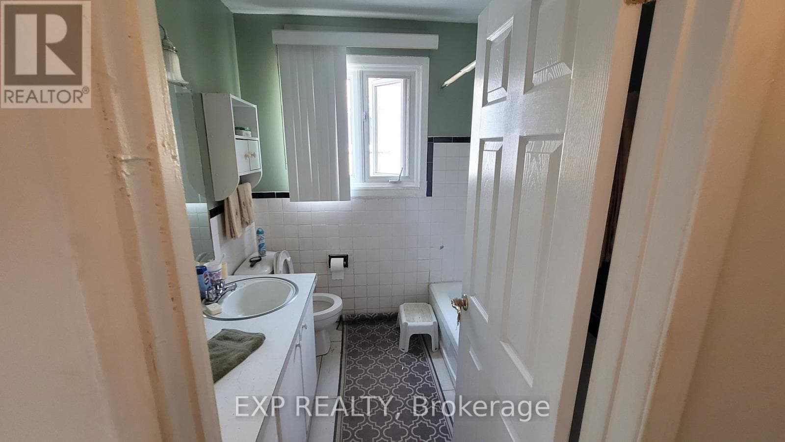 Single Family at 1747 Heron Road, Ottawa, Ontario - Photo 8 - RE/MAX Garden City Realty