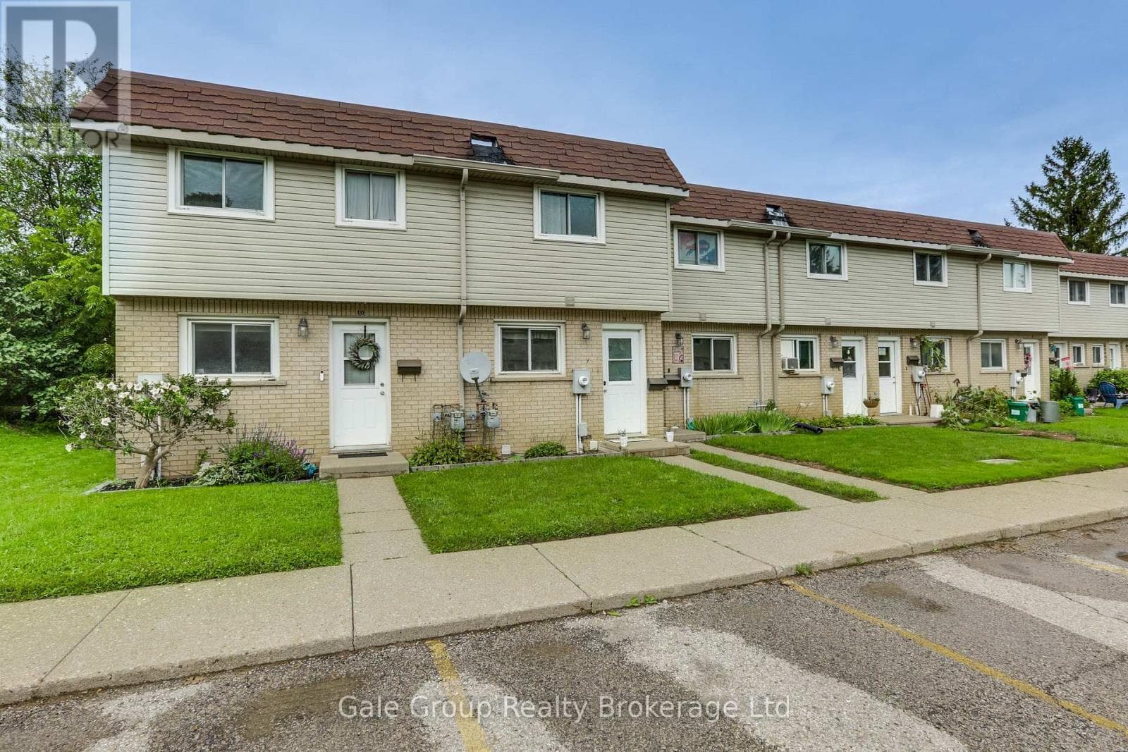 Single Family at 9- 105 Springbank Avenue, Woodstock (Woodstock - North), Ontario - Photo 2 - RE/MAX Garden City Realty