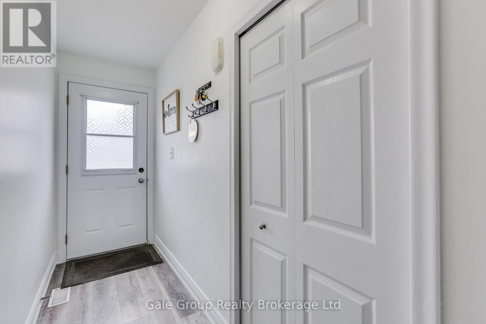 Single Family at 9- 105 Springbank Avenue, Woodstock (Woodstock - North), Ontario - Photo 5 - RE/MAX Garden City Realty