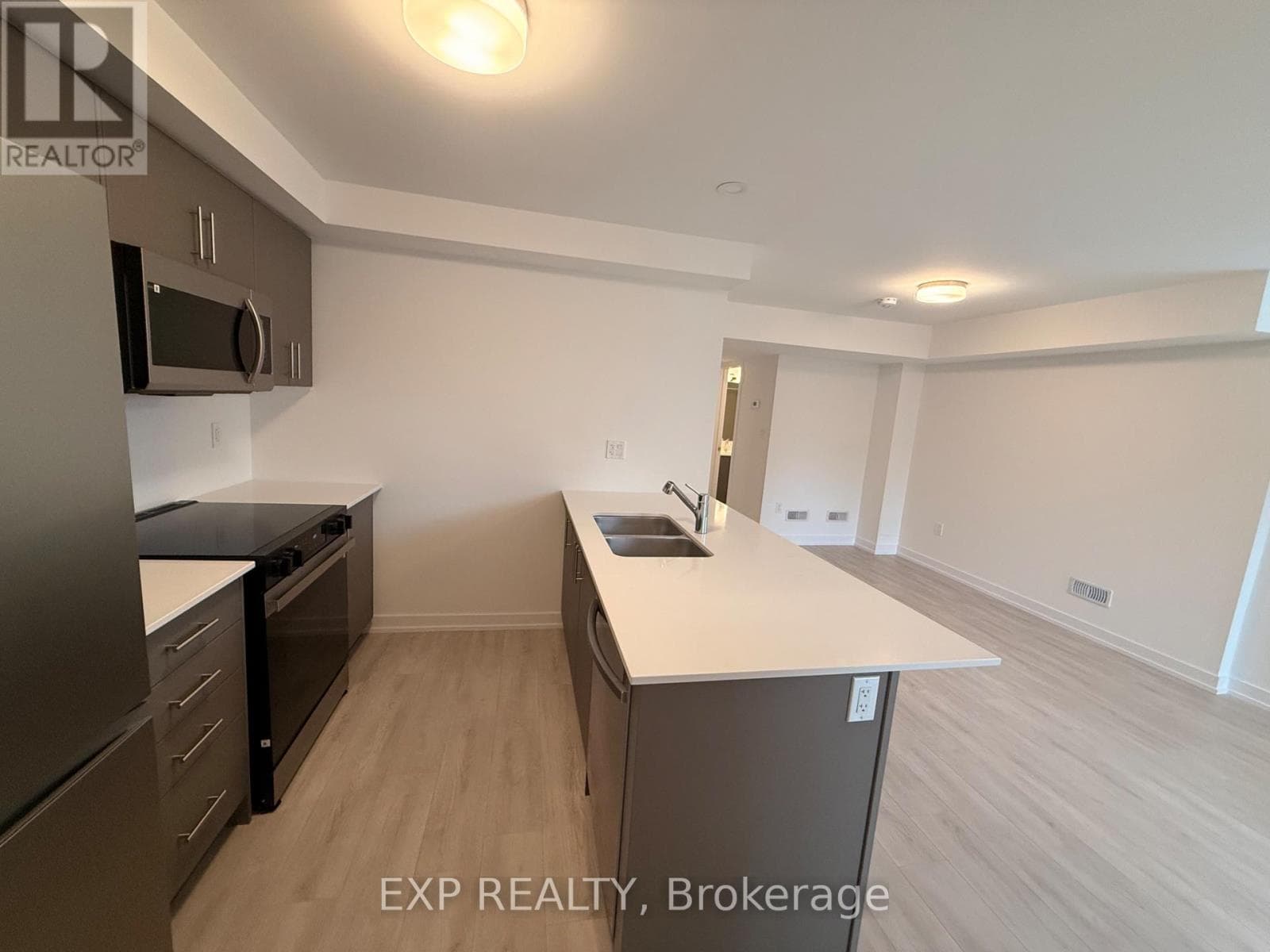 Single Family at 35- 42 Lowes Rd. West Street, Guelph (Clairfields/Hanlon Business Park), Ontario - Photo 6 - RE/MAX Garden City Realty