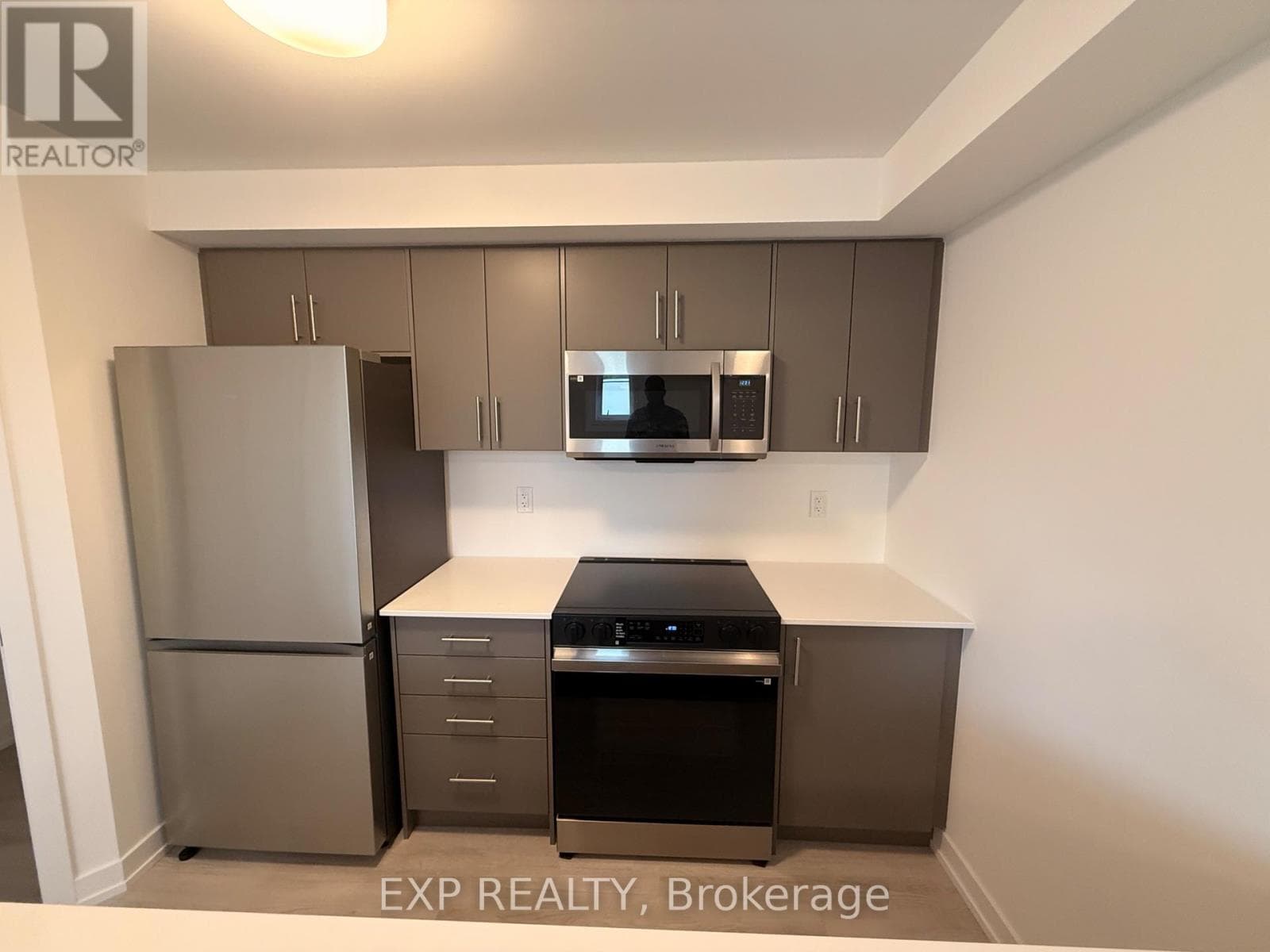 Single Family at 35- 42 Lowes Rd. West Street, Guelph (Clairfields/Hanlon Business Park), Ontario - Photo 7 - RE/MAX Garden City Realty