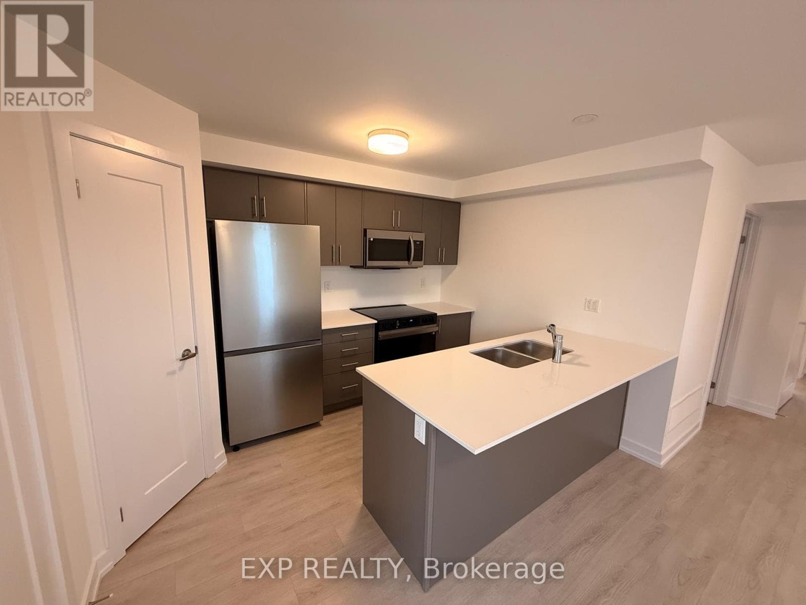Single Family at 35- 42 Lowes Rd. West Street, Guelph (Clairfields/Hanlon Business Park), Ontario - Photo 8 - RE/MAX Garden City Realty