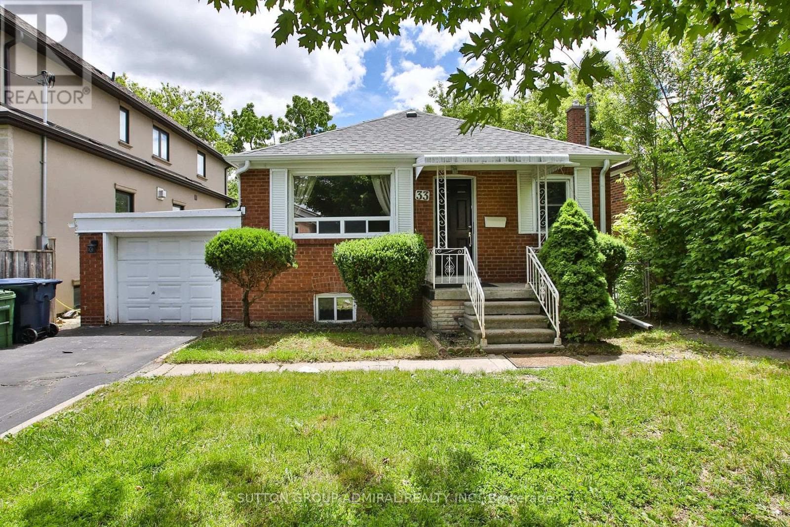 33 Regina Avenue