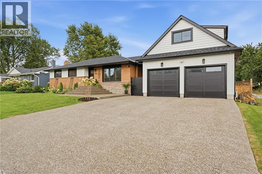 Single Family at 5196 ELM Street, Beamsville, Ontario - Photo 2 - RE/MAX Garden City Realty